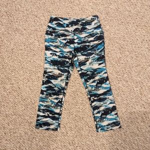 Eddie Bauer Cropped Camo Leggings